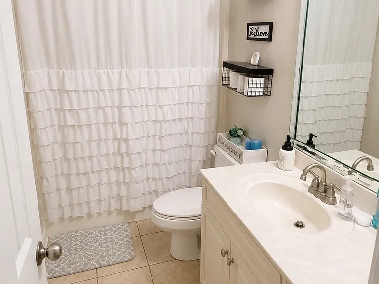 1077 Poplar St — Photo 13