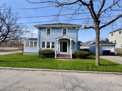 2 Tobyhanna St, Cranston, RI, 02910