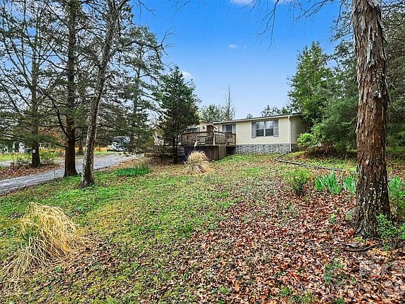 3rd image of 6107 Raintree Cir