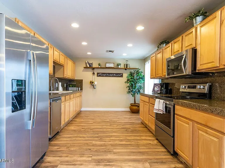 8447 E Sheridan St — Photo 5
