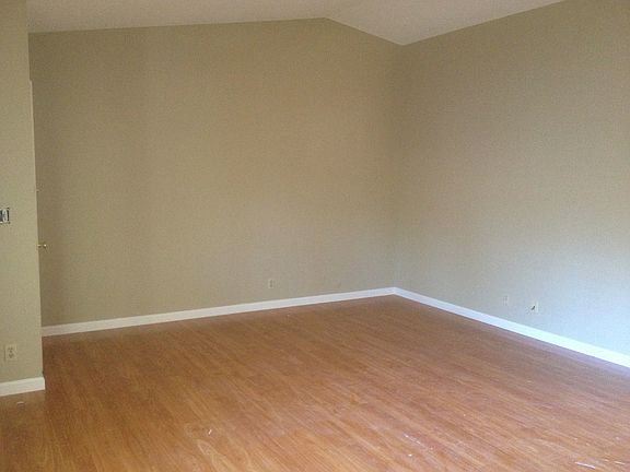 4th image of 1693 Canary Dr