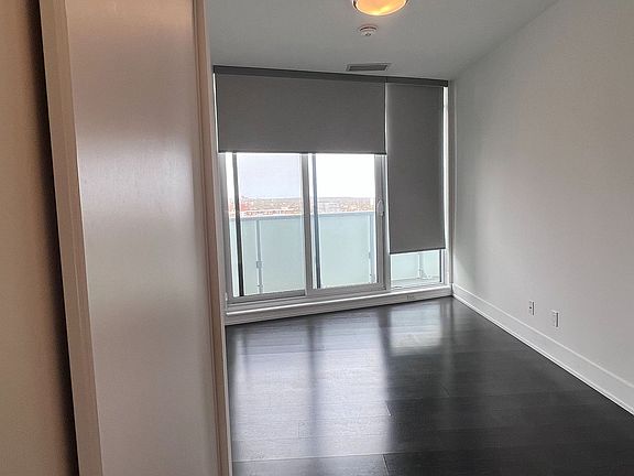 4th image of 403 Church St #2412