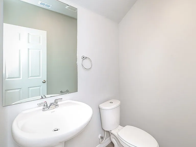 803 Legacy Dr — Photo 17