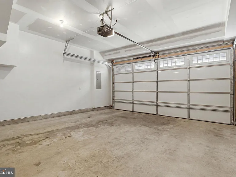 3589 Katherine Way — Photo 11