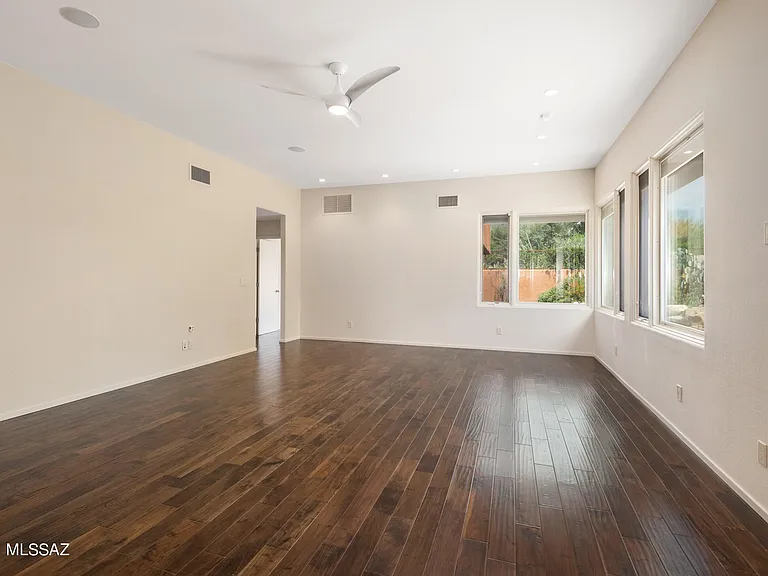 6561 N Avenida De Posada — Photo 21