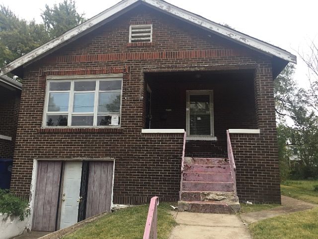 1st image of 3020 N Euclid Ave