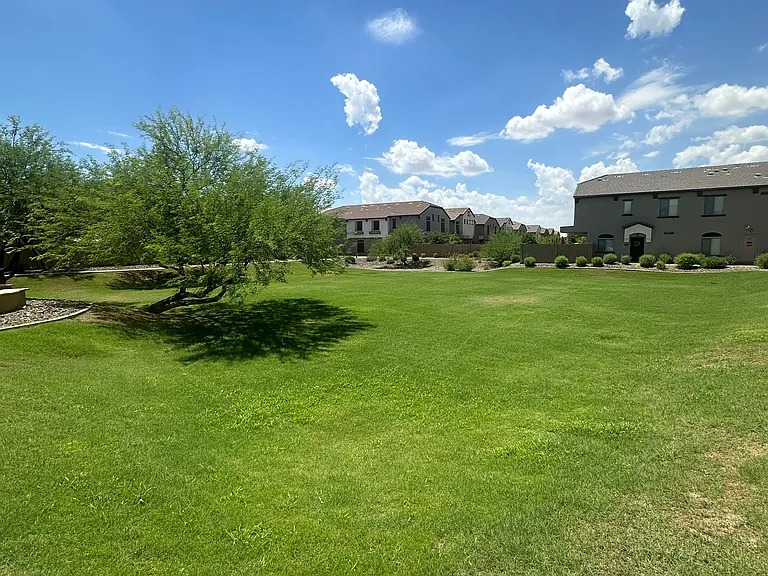 2725 E Mine Creek Rd #1080 — Photo 4