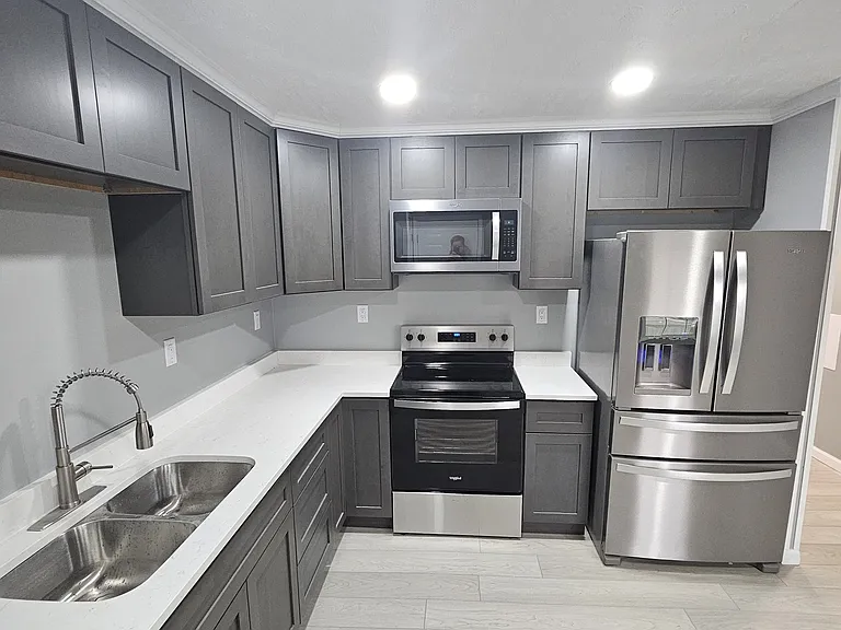 102 Martin Dr — Photo 1