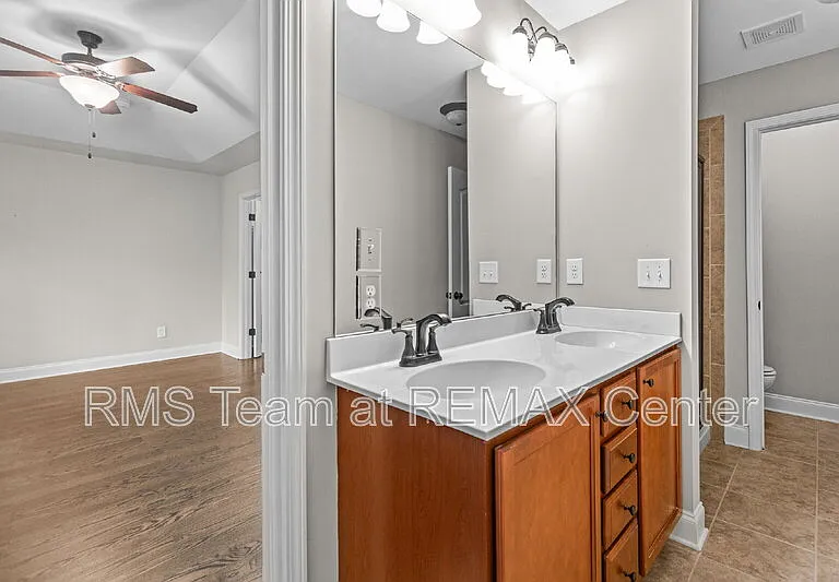 3209 Hallmark Ln — Photo 24