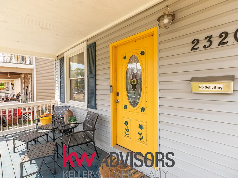 2320 Kenilworth Ave — Photo 2