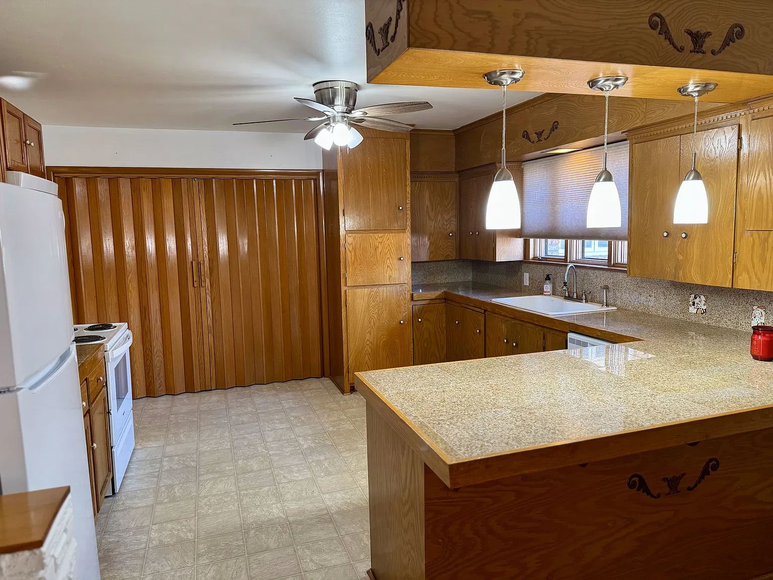 2 bed, 1671 sqft, $1,385 — Photo 3