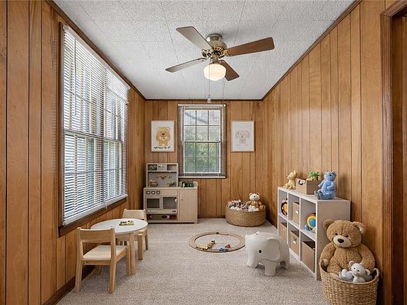 5th image of 247 Litchfield St