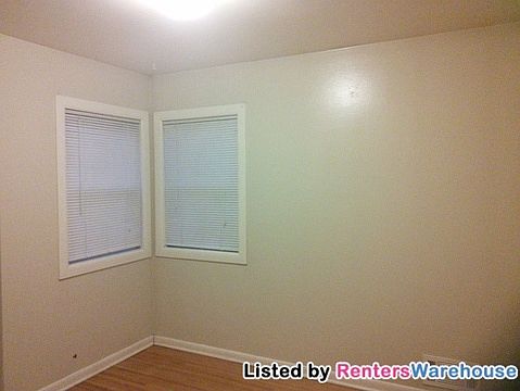 5th image of 1494 Gervais Ave E