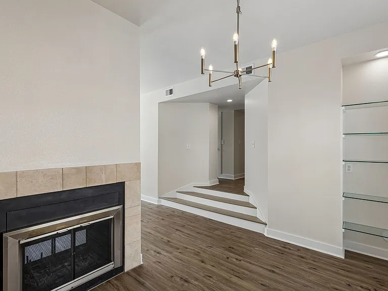 3901 Travis St #100 — Photo 4