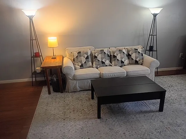 2 bed, 1050 sqft, $1,550 — Photo 2