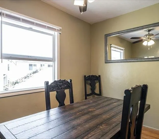 1152 E 2nd St #7 — Photo 6