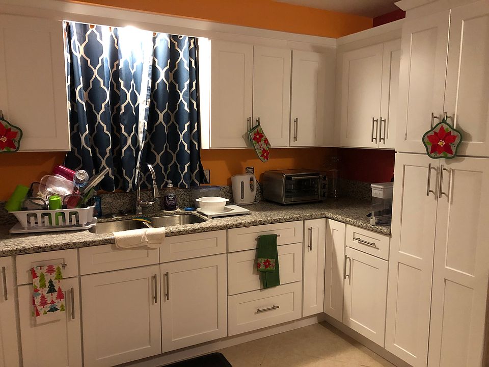 2nd image of 5416 Holmby Ave