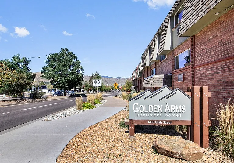 Golden Arms Apartments — Photo 2