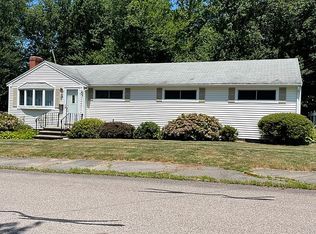 18 Roseen Rd, Holbrook, MA 02343