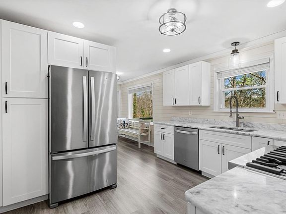 5th image of 3012 E Brookhaven Cir