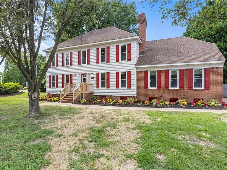 1605 Dey Cove Dr — Photo 1