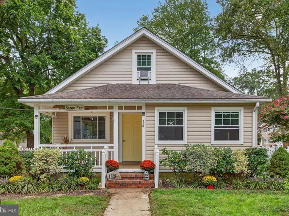 118 7th St, Colonial Beach, VA 22443