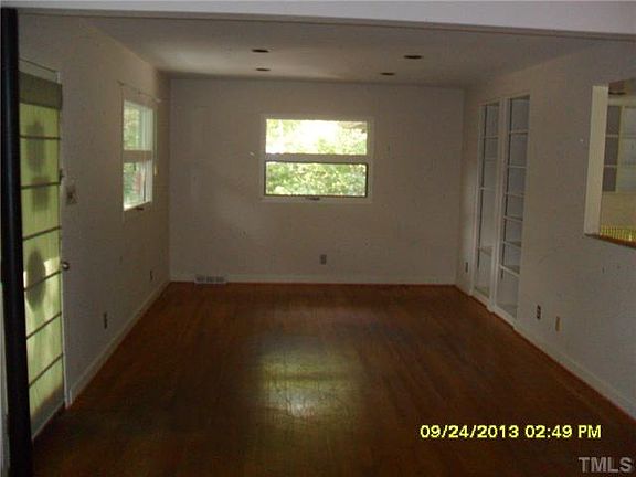 3rd image of 17 Davie Cir