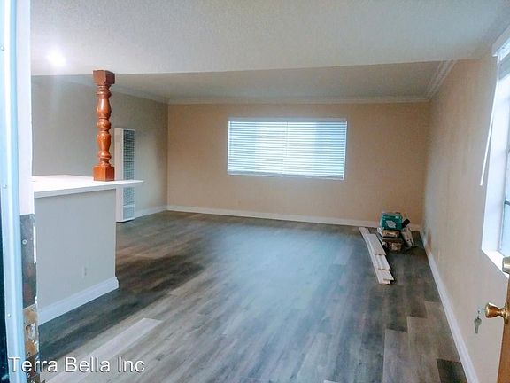 2nd image of 1004 E Rosecrans Ave APT E