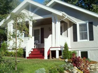 6122 Poppleton Ave, Omaha, NE 68106