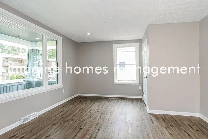 6425 Sherman Ave — Photo 4