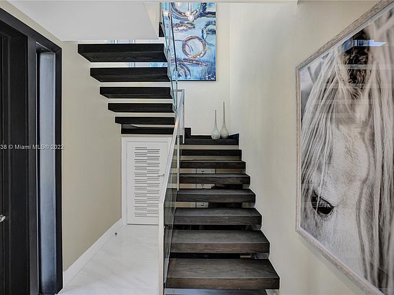 4th image of 2830 N Ocean Dr