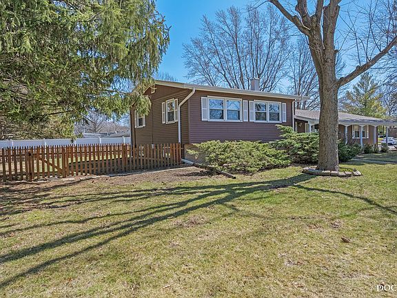 2nd image of 3 S Cypress Ln