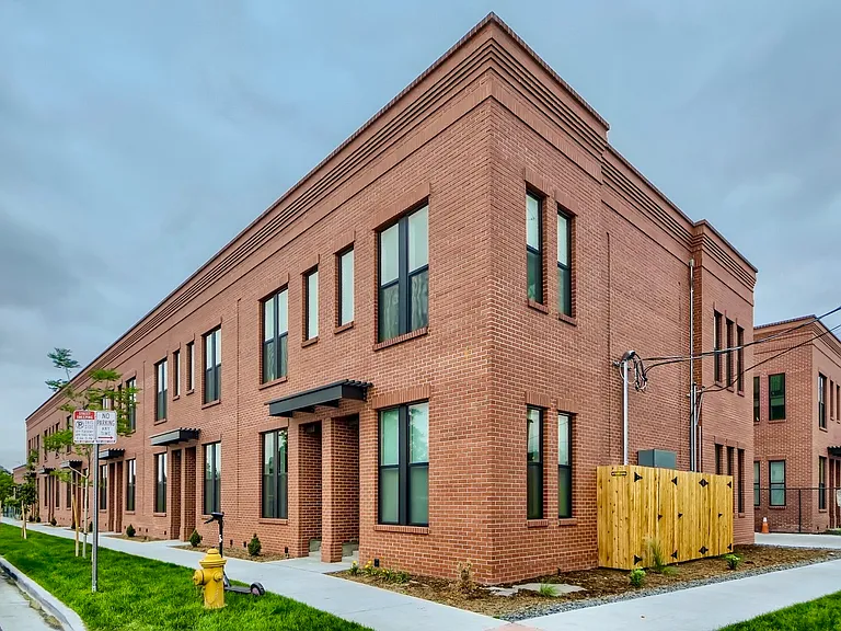 3314 Curtis St — Photo 1
