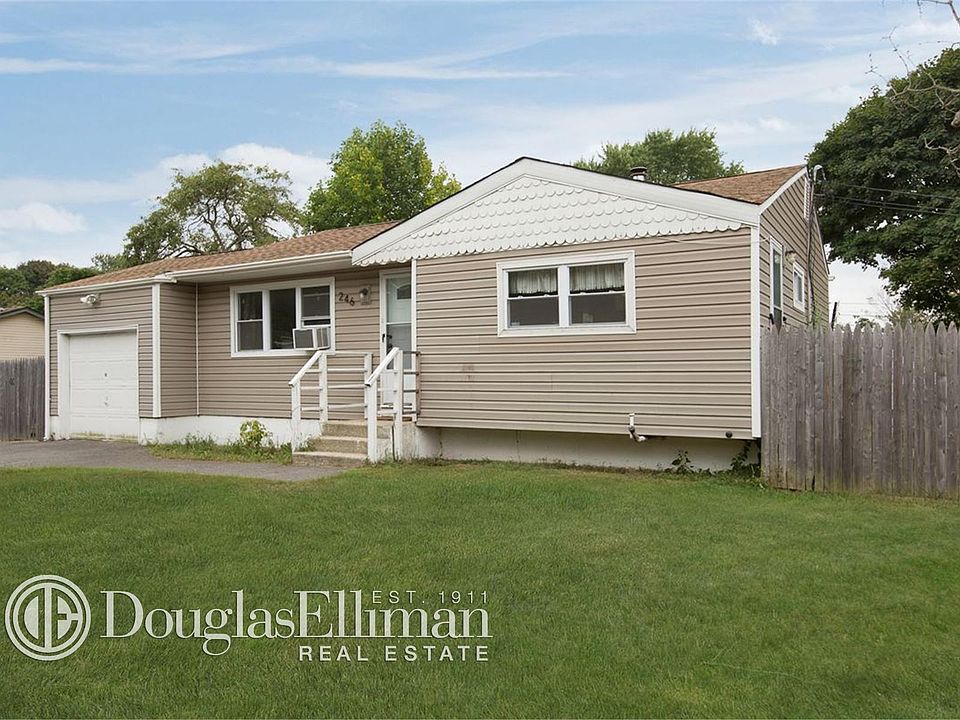 1st image of 246 Brookhaven Ave