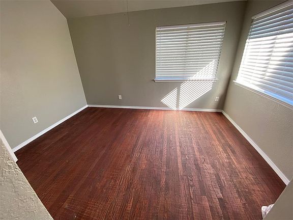4th image of 3302 Westhoff Dr