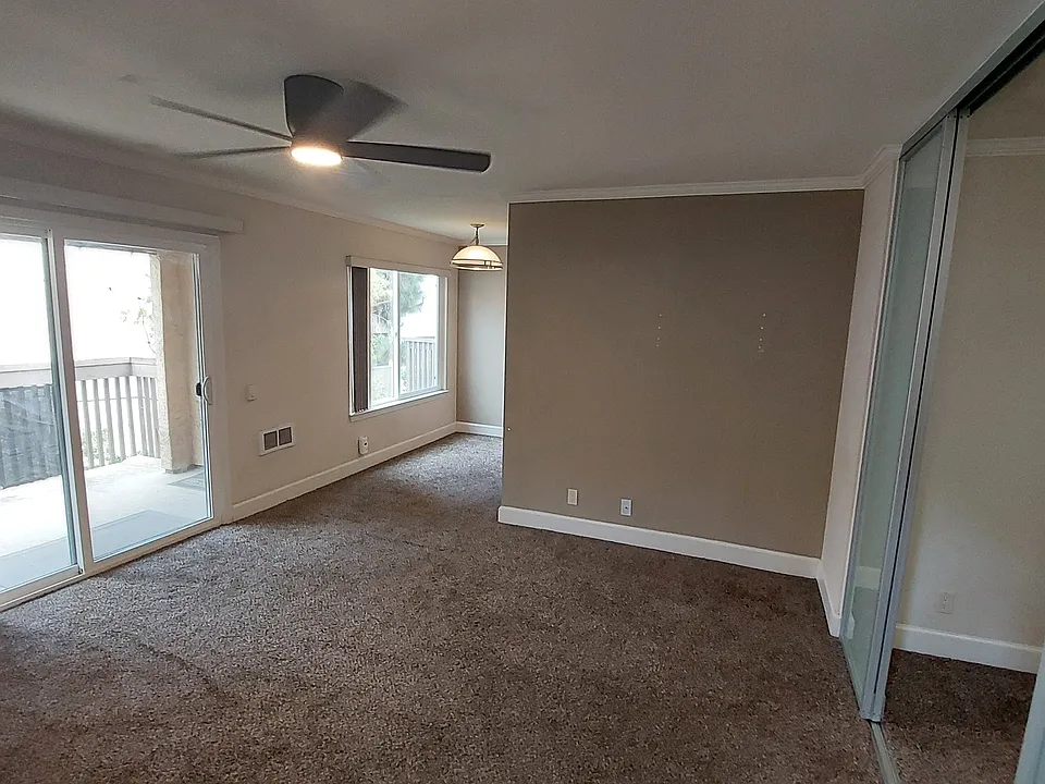 8521 Villa La Jolla Dr #G