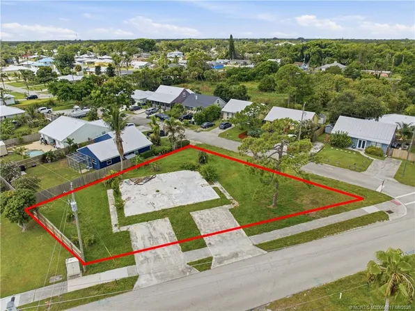 4972 SE Primrose Way, Stuart, FL 34997
