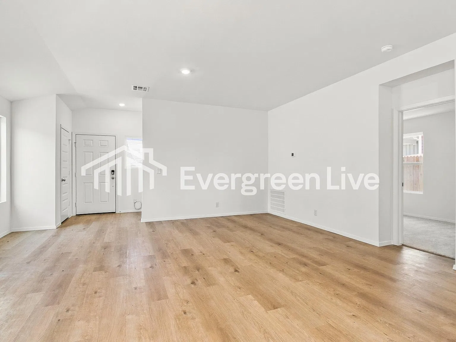3 bed, 2.0 bath, 1051 sqft, $1,185 — Photo 3