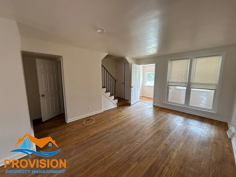 3 bed, 2.0 bath, 1024 sqft, $1,650 — Photo 4