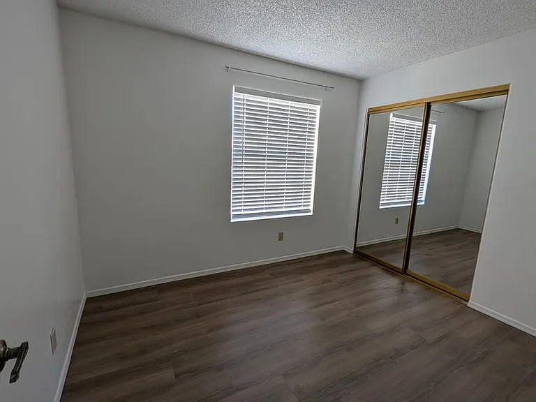3644 W Elgin St — Photo 10
