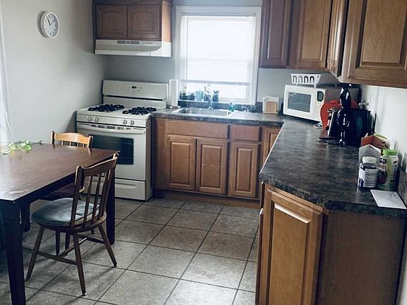 2nd image of 244 Bloomfield Ave