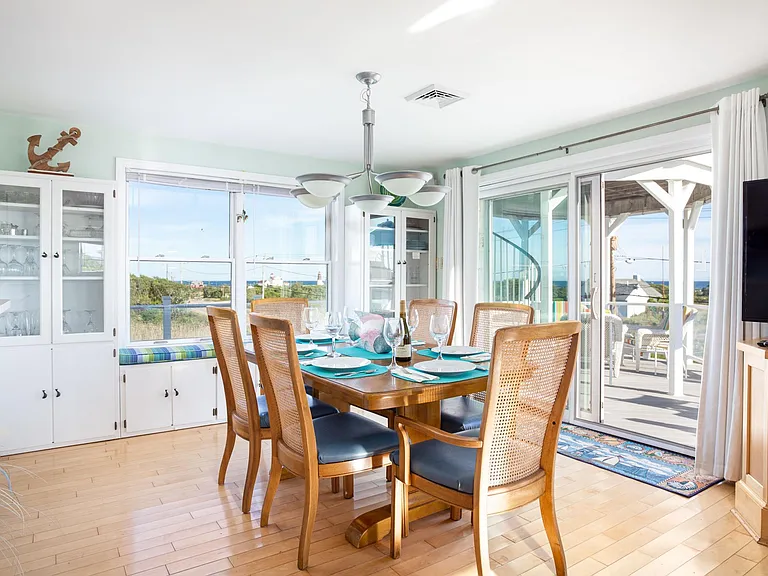 1394 Ocean Rd — Photo 10