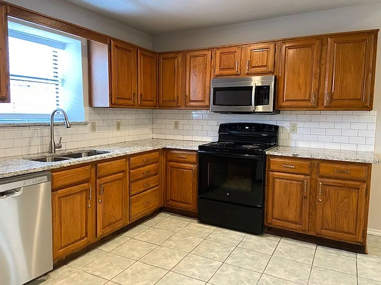 2303 Markland St — Photo 19