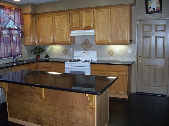 4th image of 37626 Sprucewood Ln