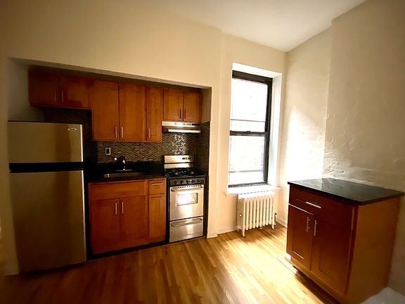 2nd image of 239 W 21st St APT 5B