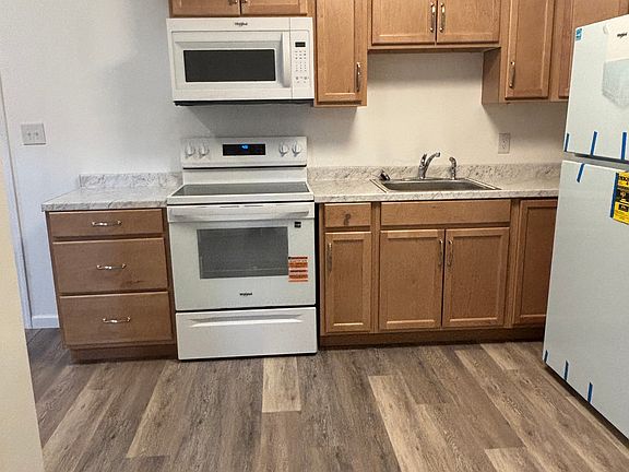 2nd image of 25 Cree Dr #3
