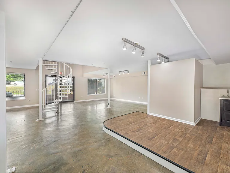 MAA Buckhead — Photo 23