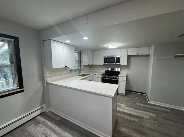 12710 Elm St & 12711 Highland Ave & 2645, 2647, 2649, 2651 W 127th Burr Oak, 12710 Elm St #3H, Blue Island, IL 60406