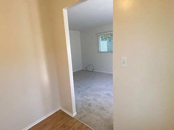 5th image of 4087 Lark St