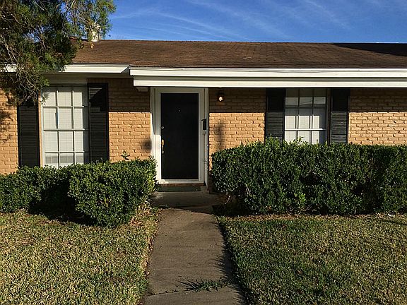 4th image of 10923 Carlton Dr